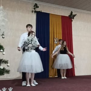 НОВОГОДНИЙ КАРНАВАЛ учащихся 8-12 классов